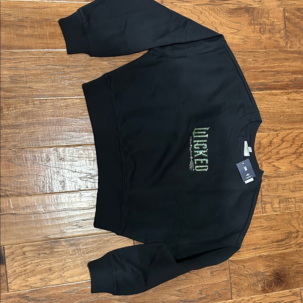 NWT GAP Black Women’s Wicked Cropped Graphic sweatshirt